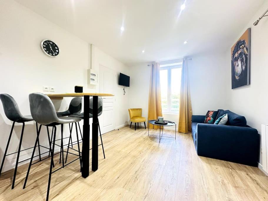 Jungle Appartement Avec Terrasse Laon Eksteriør bilde