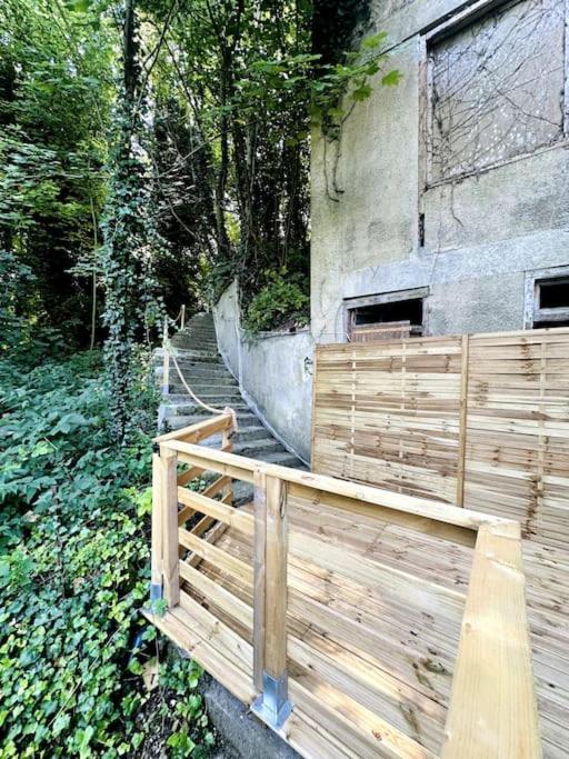 Jungle Appartement Avec Terrasse Laon Eksteriør bilde