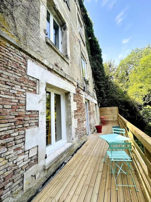 Jungle Appartement Avec Terrasse Laon Eksteriør bilde